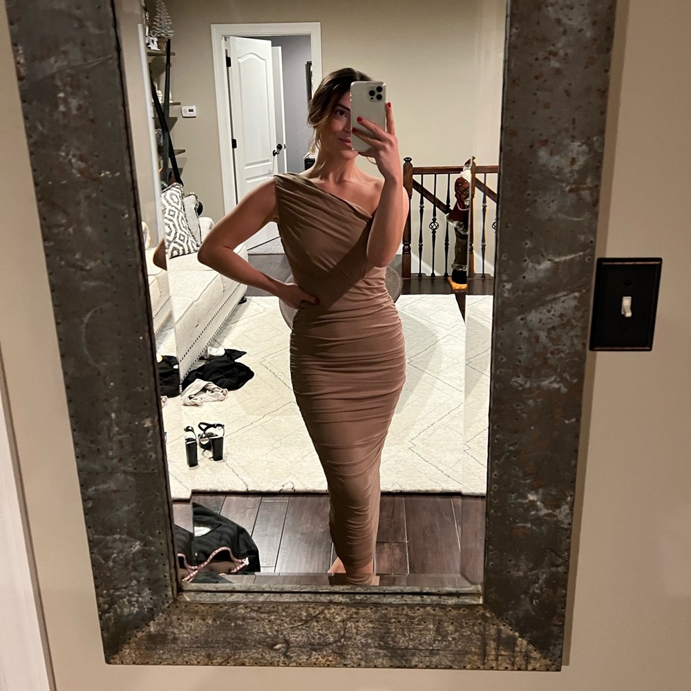 One shoulder nude dress
